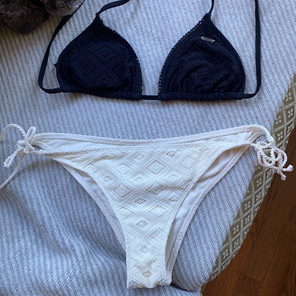 Roxy String Bikini - Picture 2 of 4